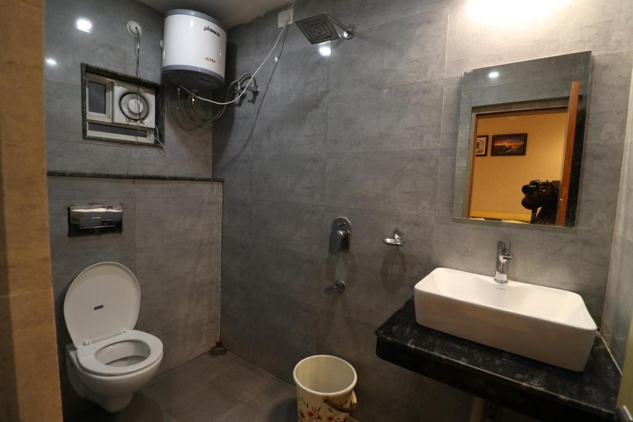 Hotel Pratap Grand Ранчи Екстериор снимка